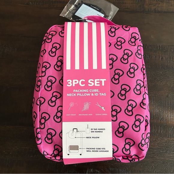 *NEW* Hello Kitty 3pc travel set: neck pillow, luggage tag & packing cube - Picture 7 of 12